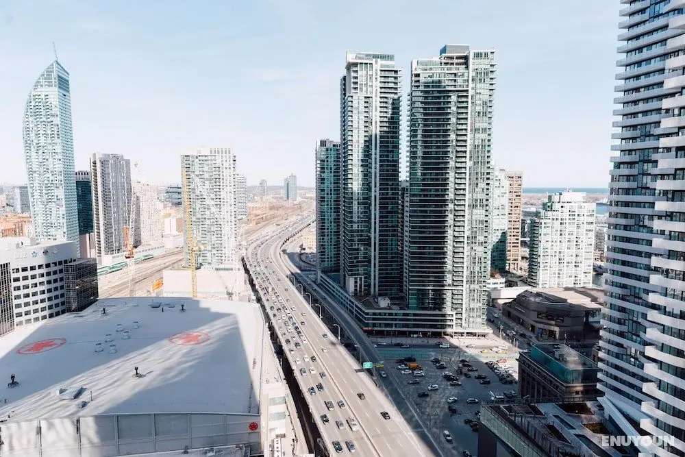 Sarkar Suites - Maple Leaf Square - Oda Manzaraları