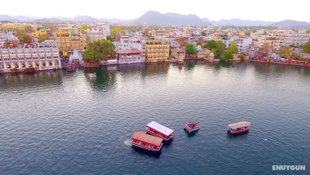 Hotel Sarovar on Lake Pichola - Dış Mekanlar