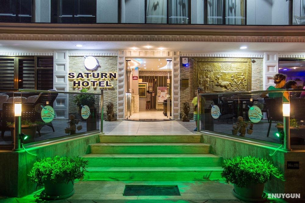 Saturn Hotel
