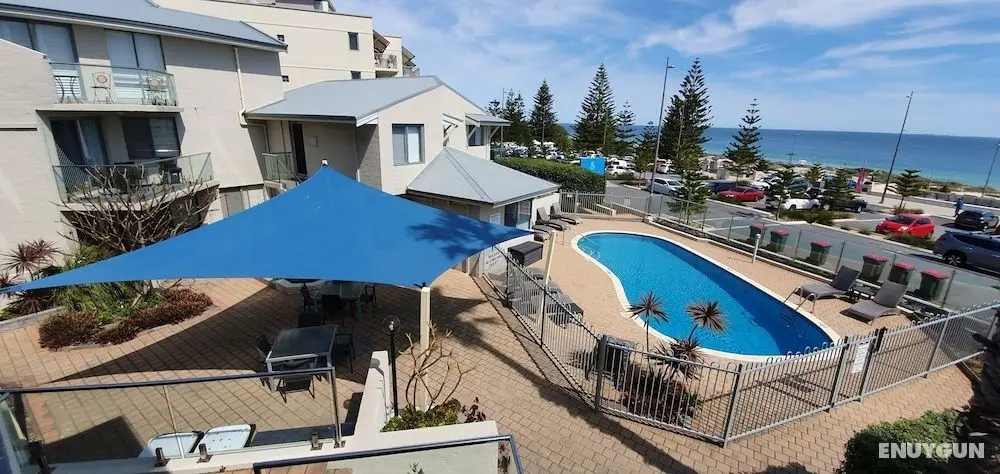 Scarborough Beach Front Resort Shell 13 - Öne Çıkan Resim