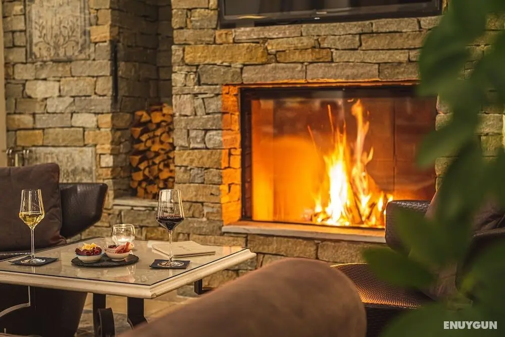 SchlossHotel Zermatt – Active & CBD Spa Hotel - Lobi