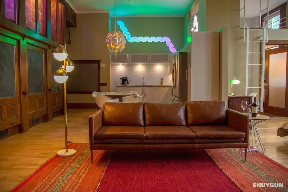 School 31 Lofts at Colors Studios - Öne Çıkan Resim