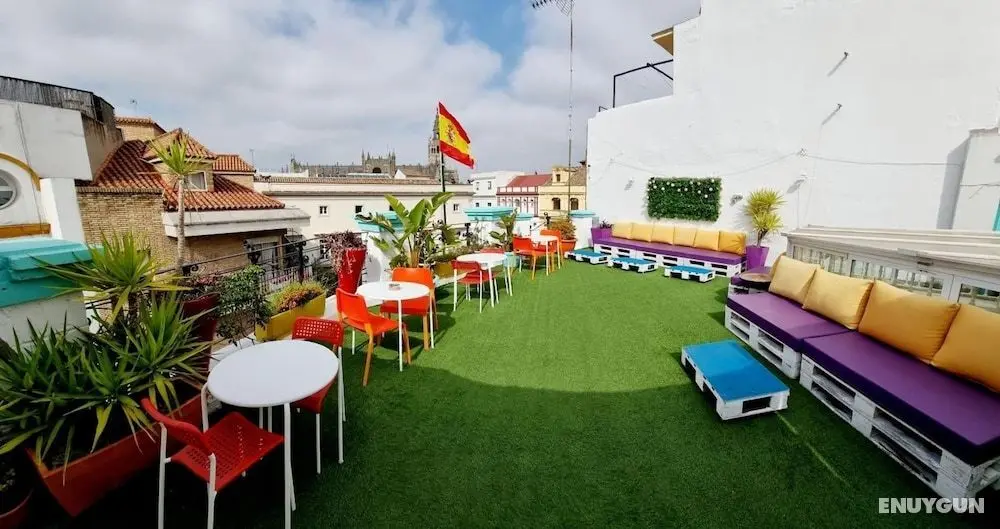 Sevilla Kitsch Hostel Art - Dış Mekan