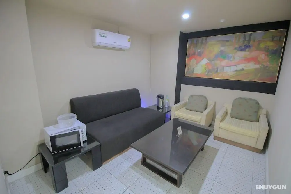 The Sea Bangsaen Hotel - Lobi