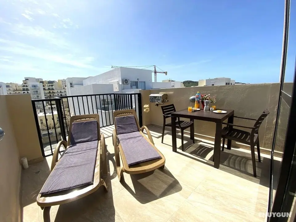 Sea Bliss Penthouse with two terraces enjoying side seaviews by Gatewaysmalta - Öne Çıkan Resim