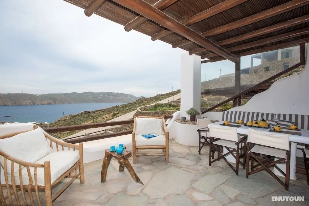Sea Breeze Balcony of Mykonos - Öne Çıkan Resim