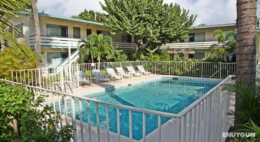Sea Spray Inn - Genel