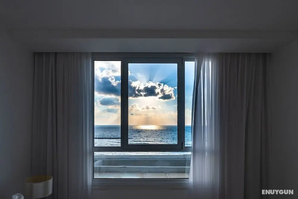 Sea Hotel - Öne Çıkan Resim