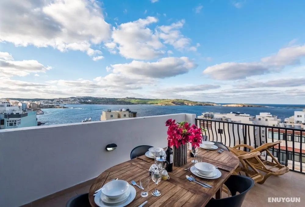 Seashells 2 bedroom Apartment with sunny terrace with stunning panoramic sea views by Getaways Malta - Öne Çıkan Resim