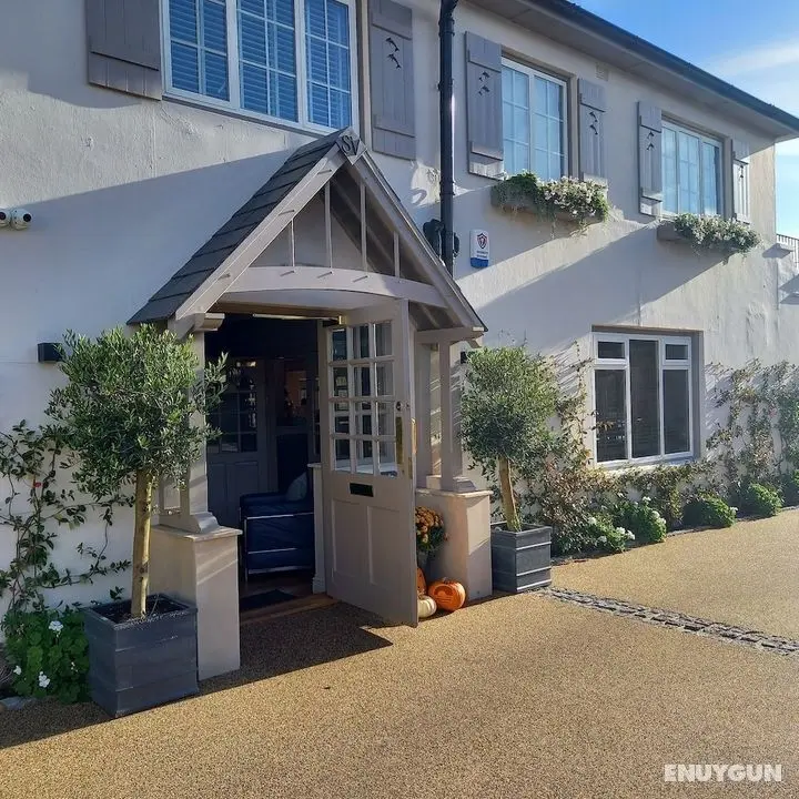 The Seaview, East Preston - Lobi