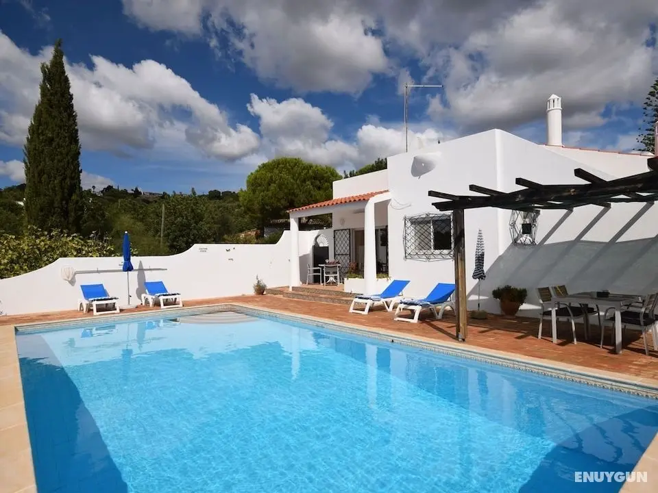 Secluded Villa in Bordeira With a Private Swimming Pool - Dış Mekan