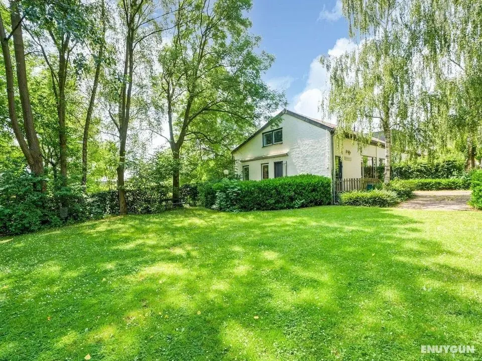 Secluded Holiday Home in Ulestraten With Garden - Öne Çıkan Resim