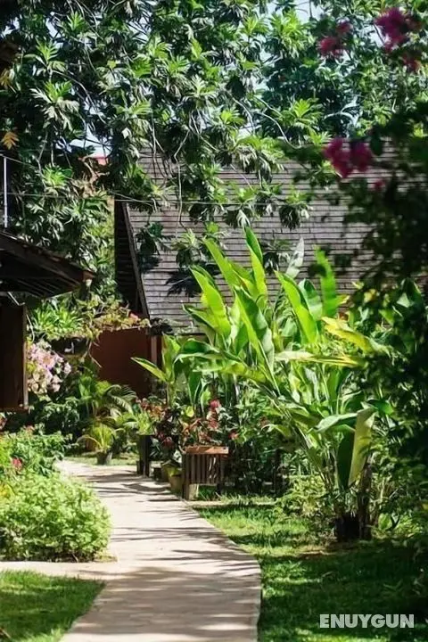 Secret Cabins at Firefly Beach - Lobi