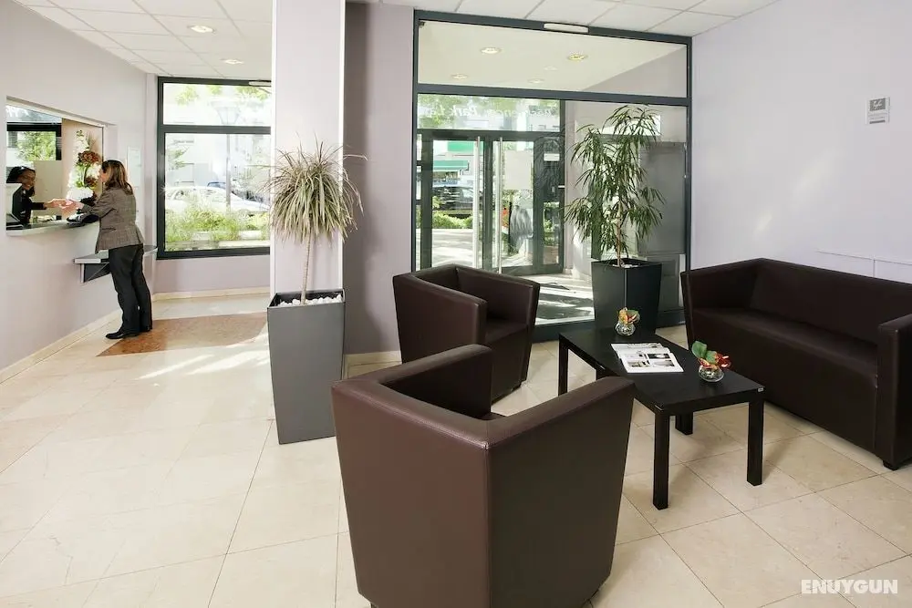Séjours & Affaires Lyon Park Lane - Lobi