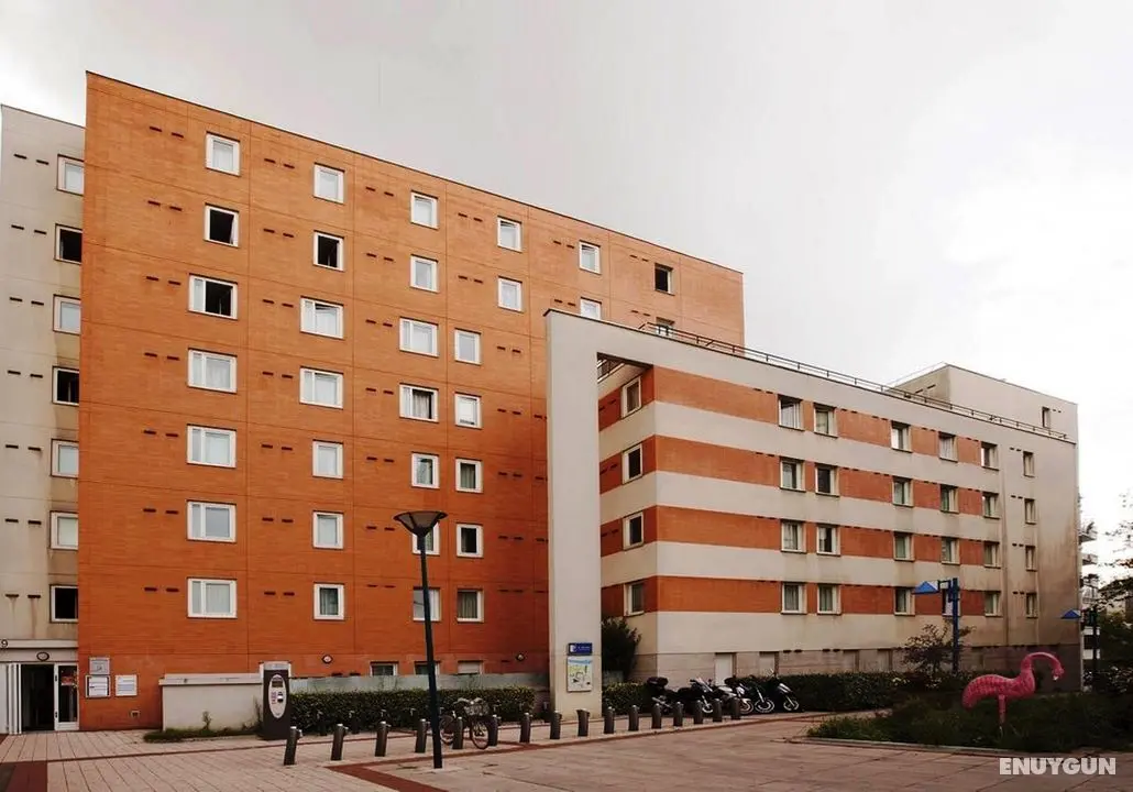 Séjours & Affaires Pantin Charles de Gaulle - Genel