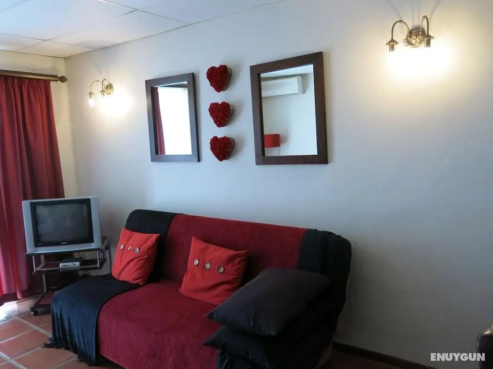 Self Catering 1 Bedroom Sofa Bedfull Bathroom Ideal for 4 Guets - Welcome - Öne Çıkan Resim