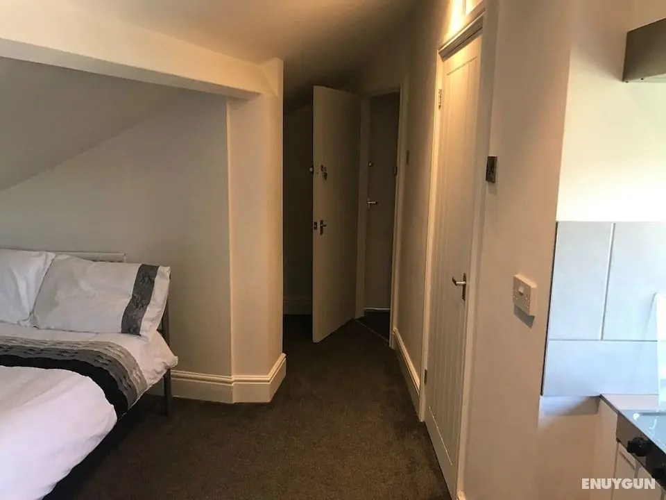 Self Contained Studio - Öne Çıkan Resim