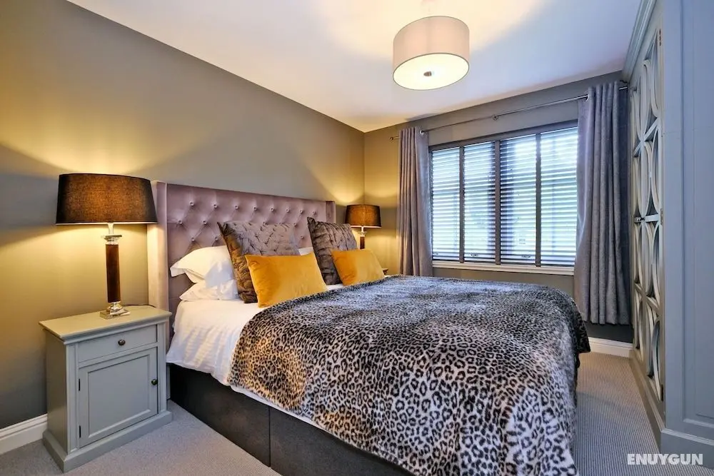 Sensational Aberdeen Home With Furnished Balcony - Oda