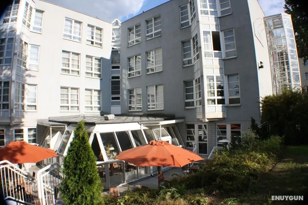 SensCity Hotel Berlin Spandau - Genel