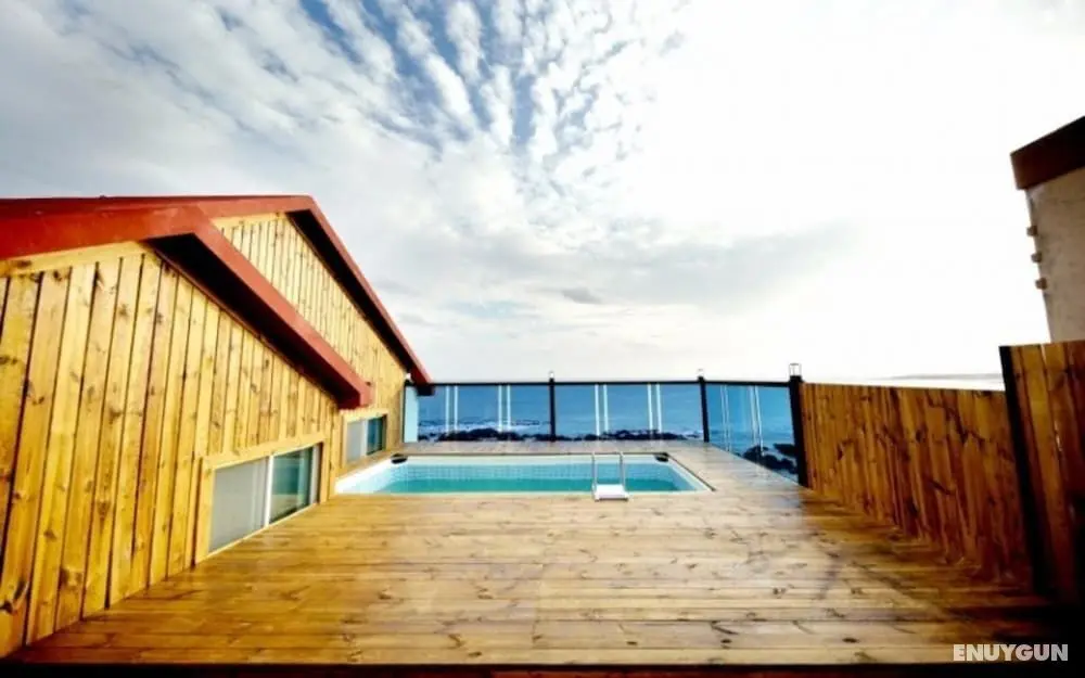Seogwipo Jijunghae Pool Villa Pension - Misafir Tesisleri ve Hizmetleri