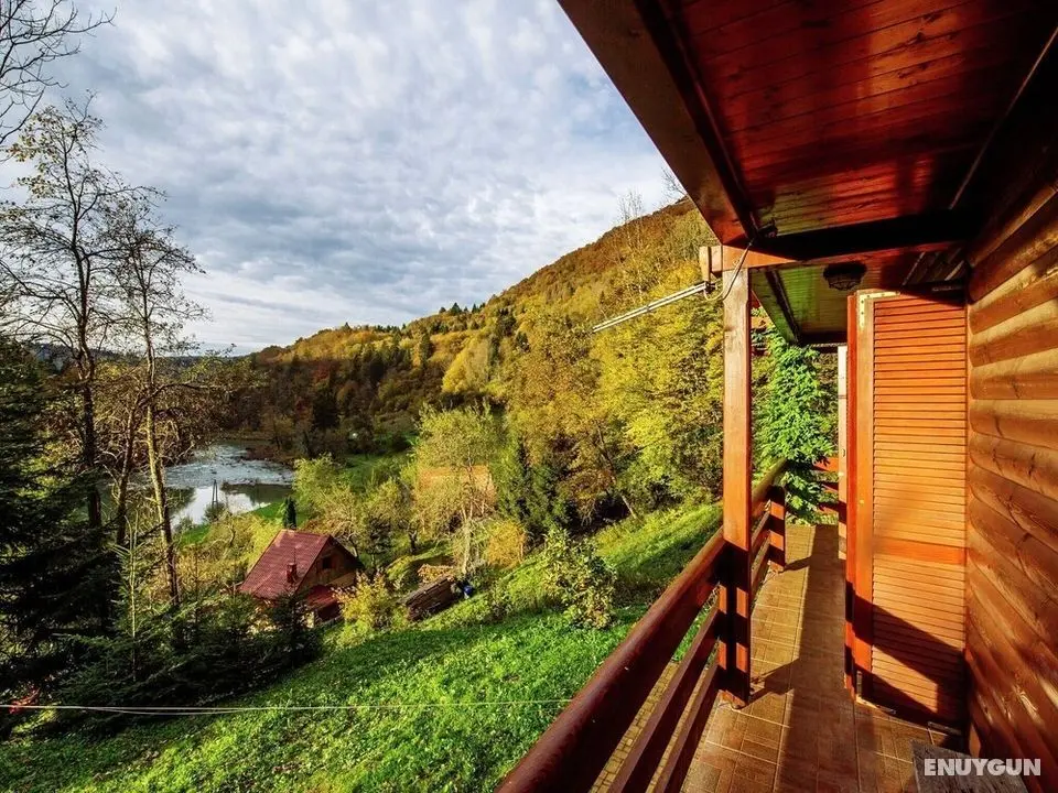 Serene Holiday Home in Doluš With Private Garden - İç Mekan
