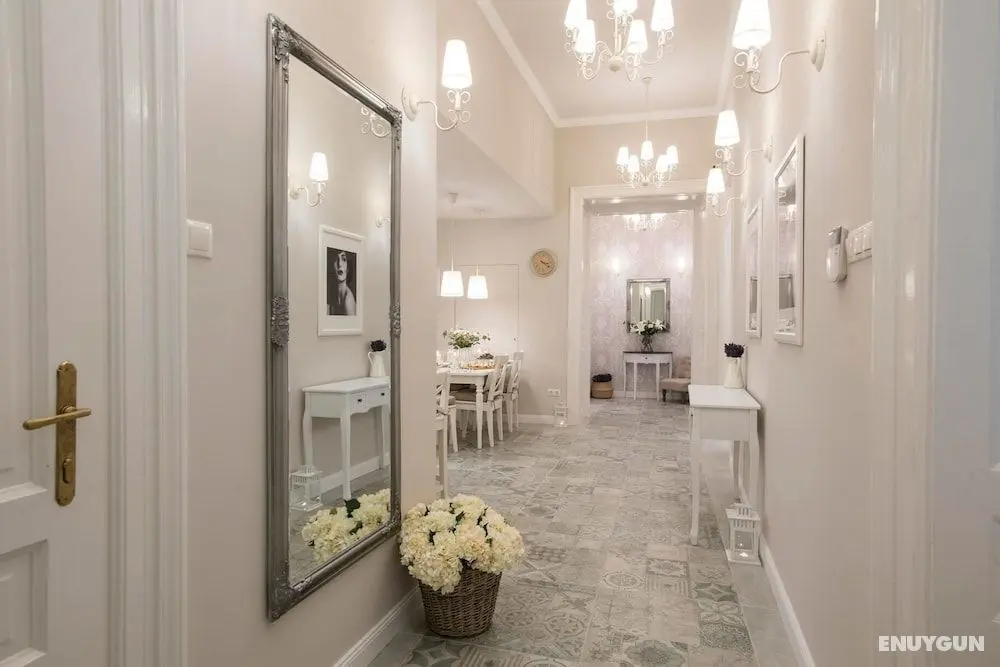 Serenity Boutique Budapest - Öne Çıkan Resim