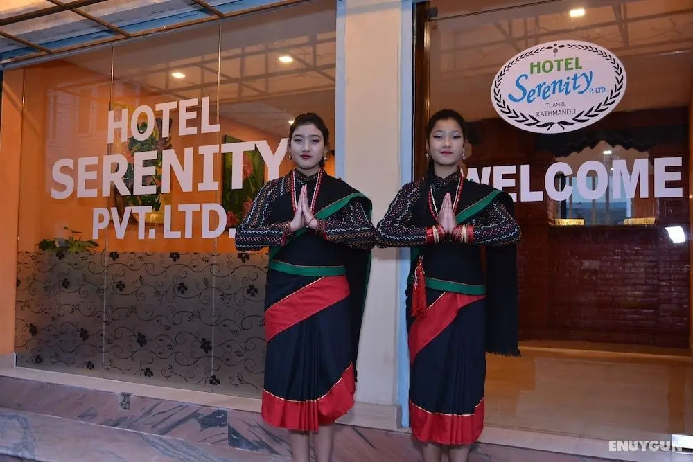 Hotel Serenity - Lobi