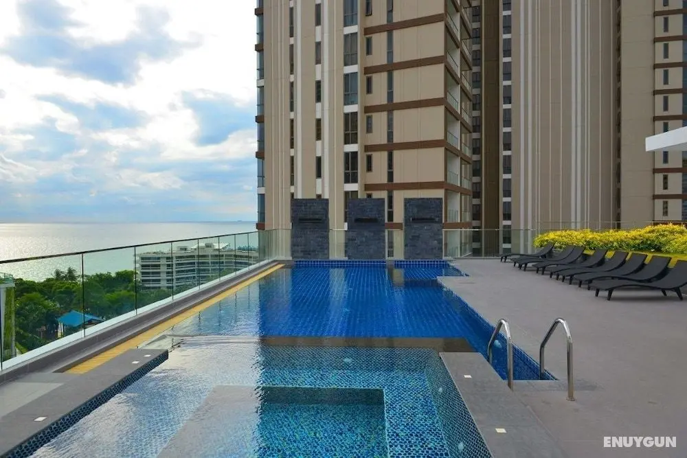 Serenity Wongamat Pattaya Studio - Havuz