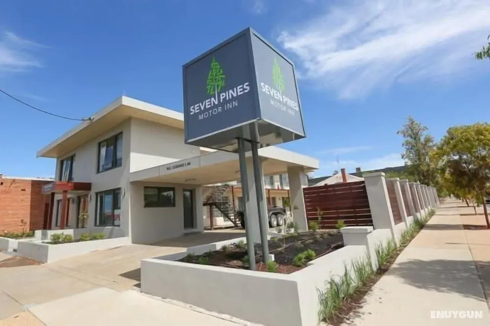 Seven Pines Motor Inn - Dış Mekan
