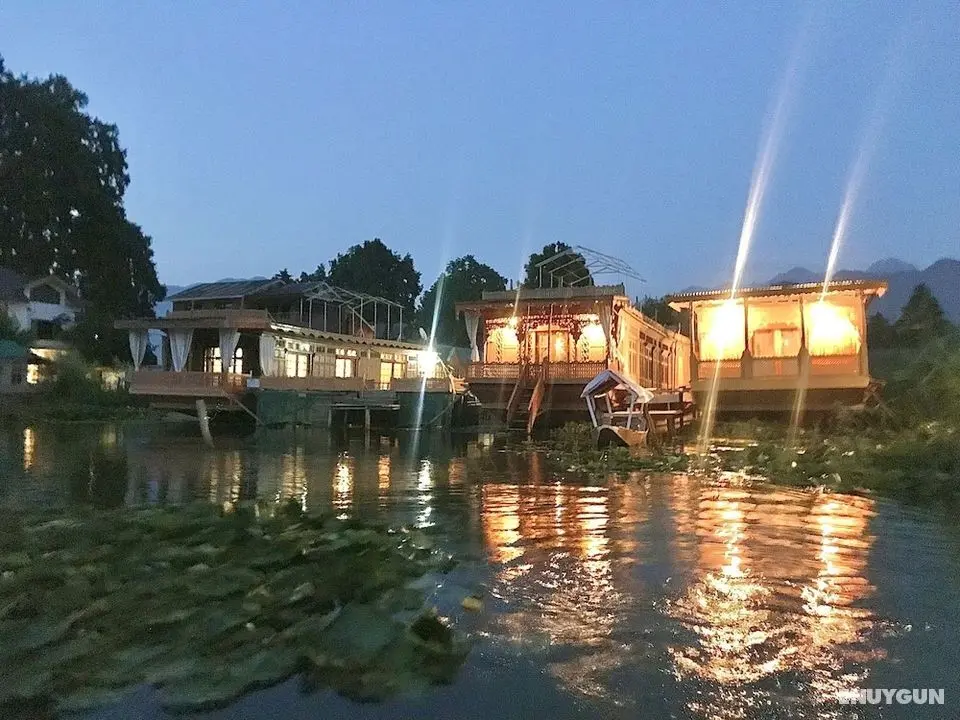 Shabrose Heritage Houseboats - Öne Çıkan Resim