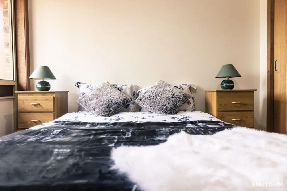 Shakespearean Inspired Holiday Resort - Öne Çıkan Resim