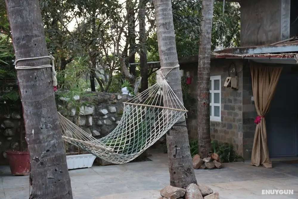 Shantie Shakthi Vagator Resort with Swimming Pool - Dış Mekan
