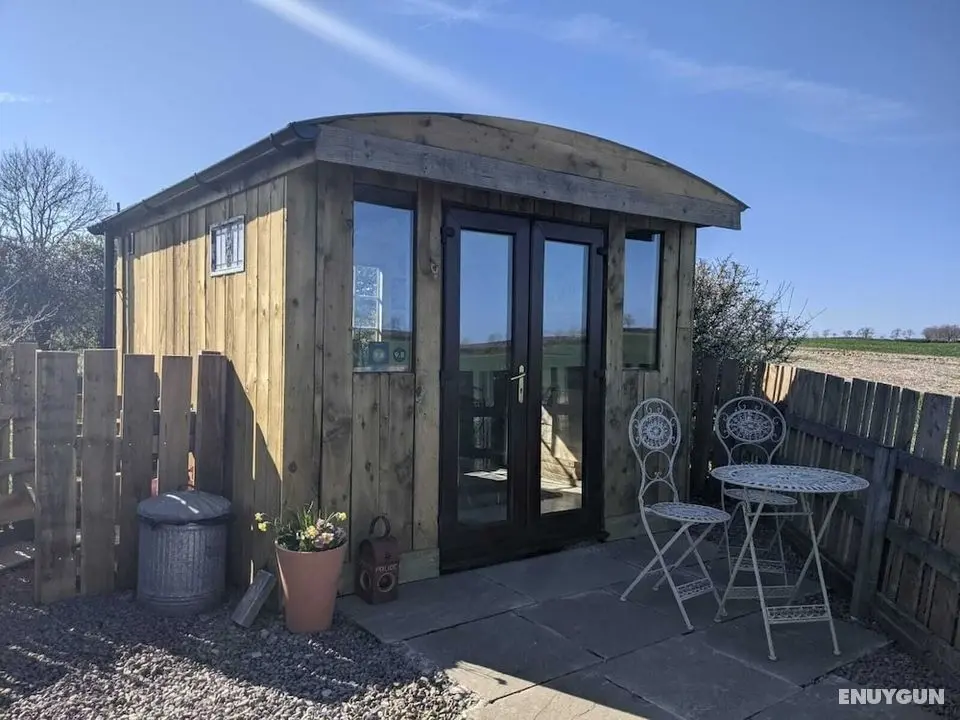 The Shepherds Hut - Dış Mekan