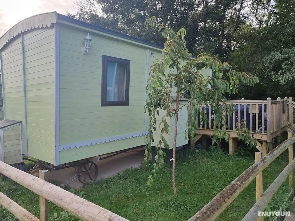 Shepherds Hut - Riverview 4 - Öne Çıkan Resim