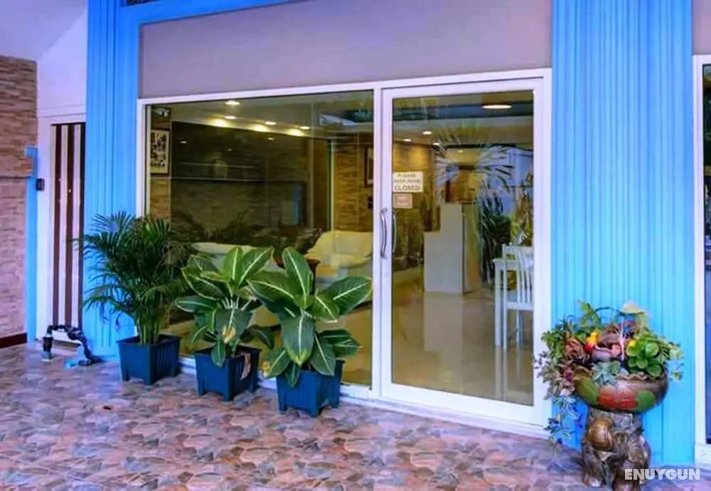 Shivani Residence - Öne Çıkan Resim