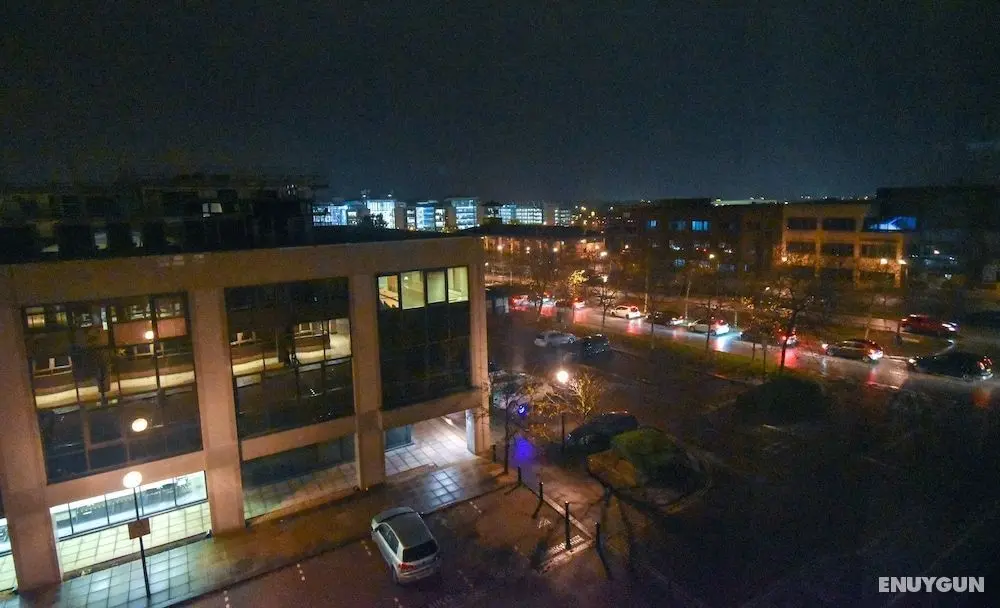 Silbury MK City Apartment With Parking - Dış Mekan