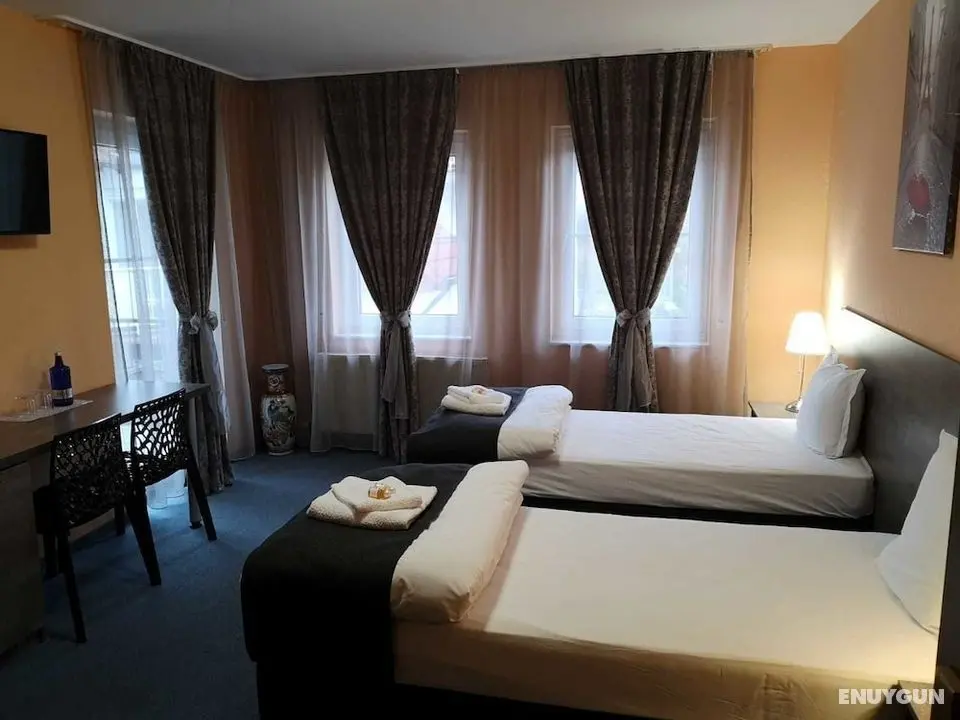 Simona Hotel Frankfurt Airport - Öne Çıkan Resim