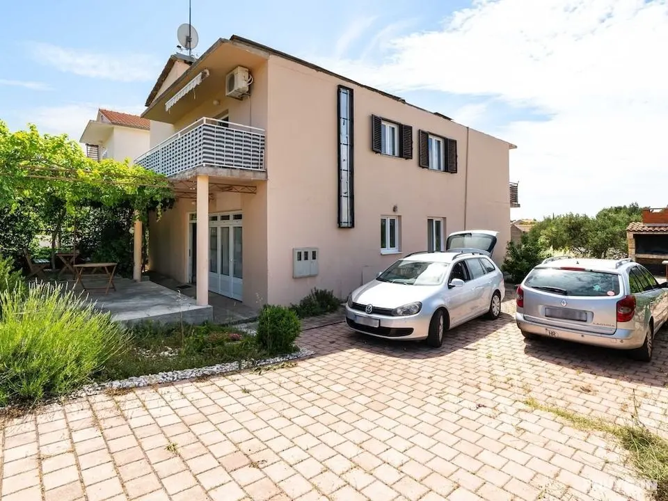 Simplistic Holiday Home in Rogoznica near Sea Beach - Öne Çıkan Resim