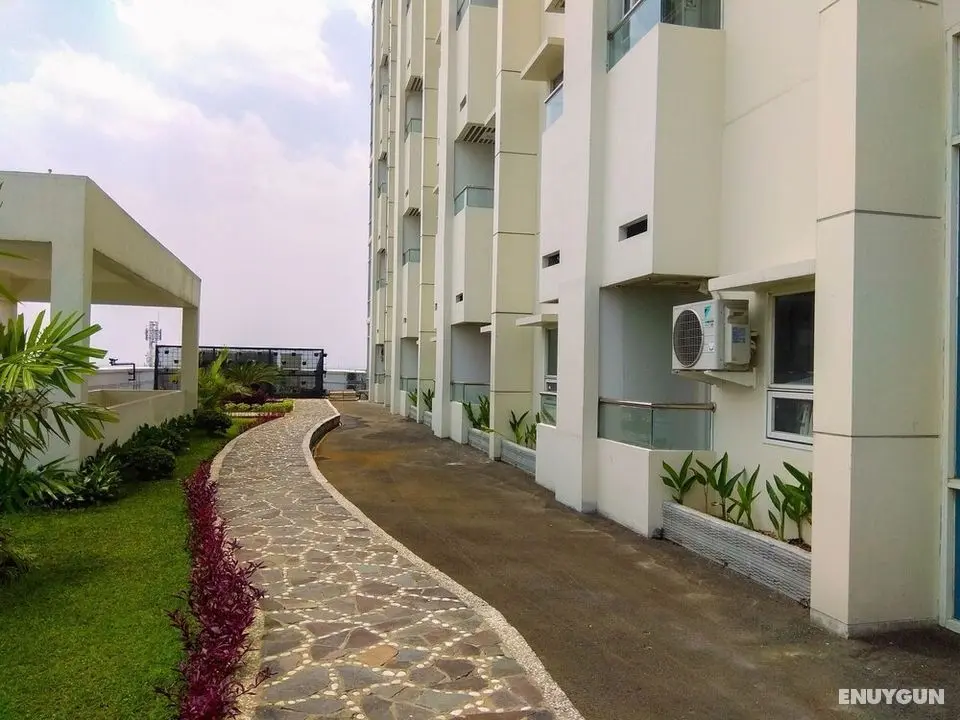 Simply Clean And Cozy 1Br With Sofabed At Atlanta Residence Apartment - Dış Mekan