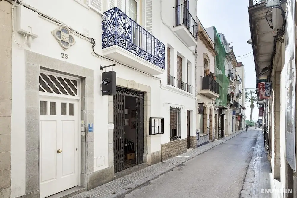 Sitges Group Blue and White - Lobi