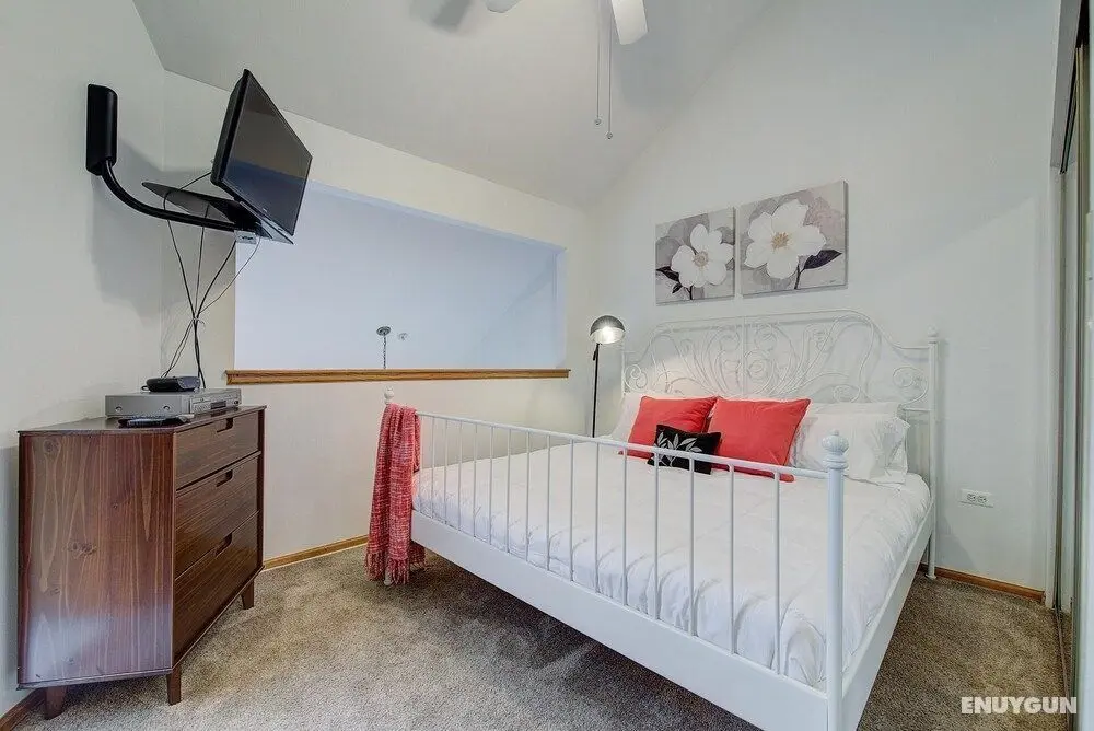 Ski-in Downtown Breckenridge Condo - Oda
