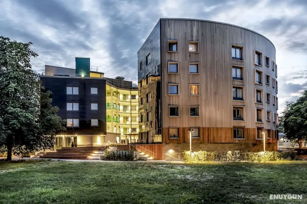 Sky Hotel Apartments Valla Berså - Dış Mekan