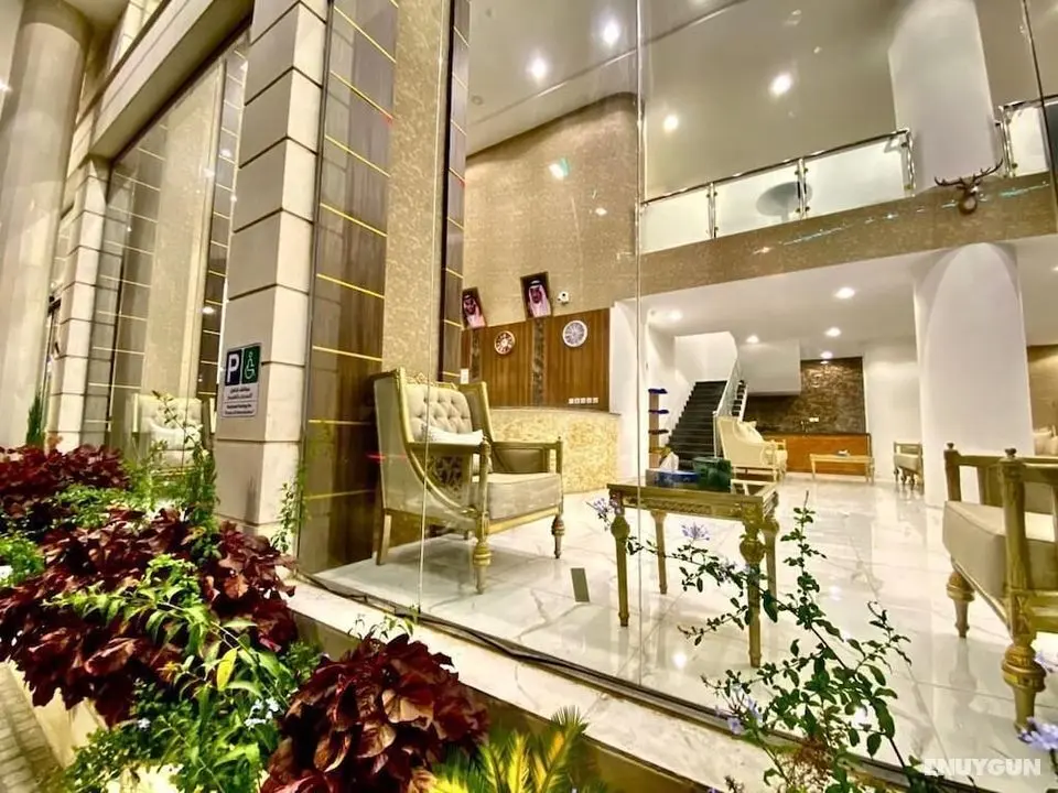 Sky Blue Hotel - Lobi