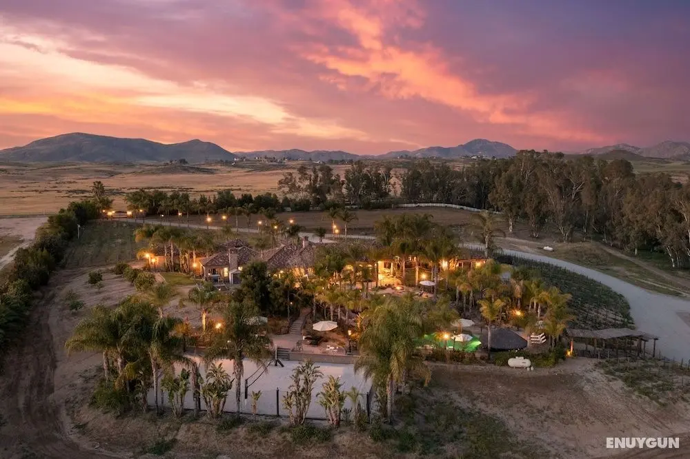Sky Lantern by Avantstay Stunning Oasis w/ Pool, Hot Tubs, Volley Ball Court & Home Office! - Öne Çıkan Resim