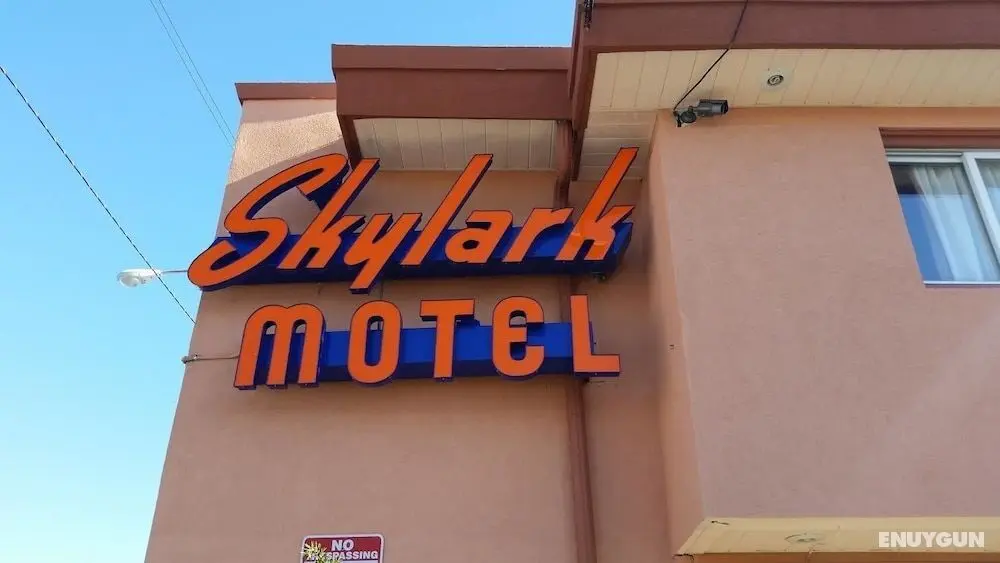 Skylark Motel - Öne Çıkan Resim