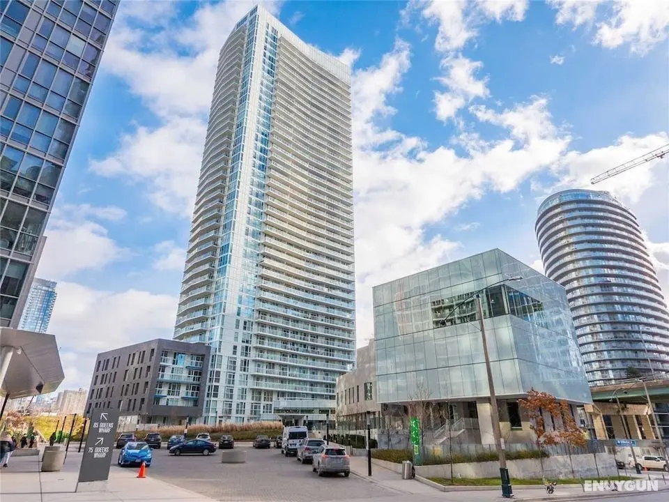 SkyTree - Condos near CN Tower - Öne Çıkan Resim