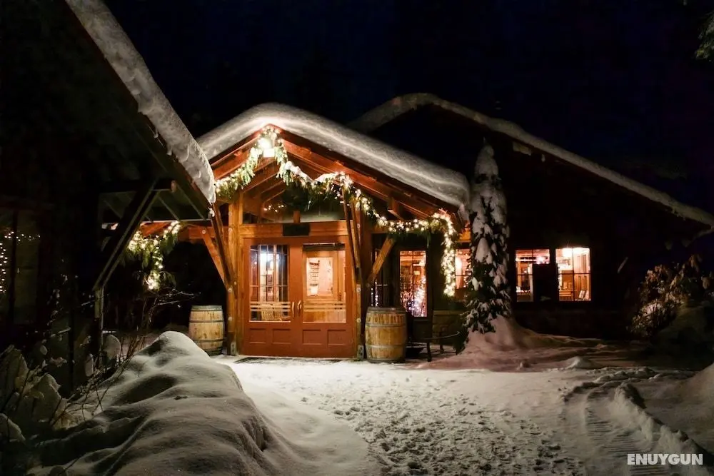 Sleeping Lady Mountain Resort - Lobi