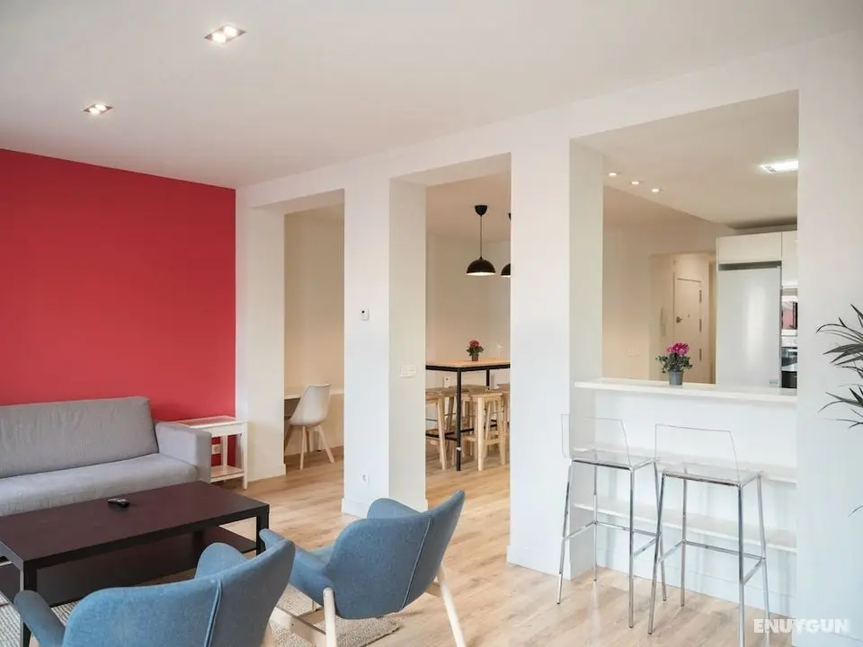 Slow Suites Luchana - Öne Çıkan Resim