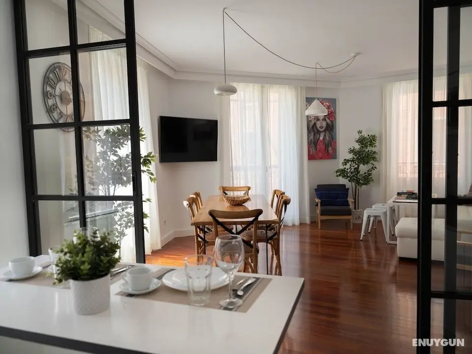 Slow Suites Sol - Öne Çıkan Resim