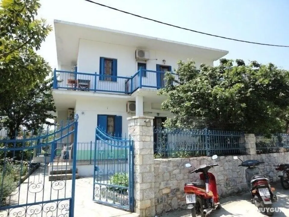 Smile Stella Studios - Öne Çıkan Resim
